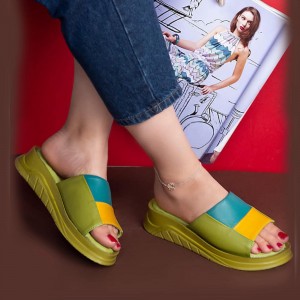 صندل طبی چرم طبیعی زنانه مدل ماندانا سبز