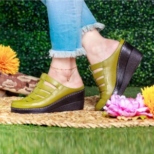 صندل طبی چرم طبیعی زنانه مدل بهاره سبز Bahareh