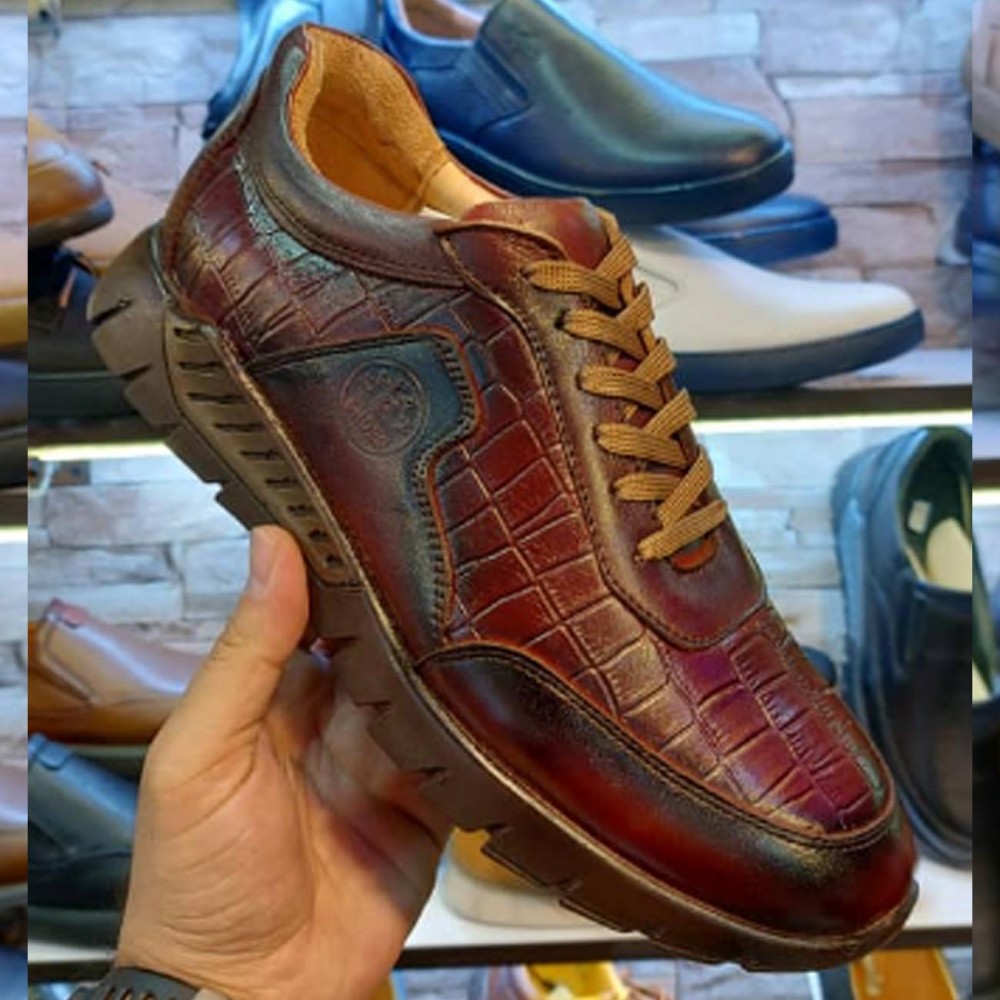 کفش چرم طبیعی مردانه اسپرت مدل دارا بنددار زرشکی dara