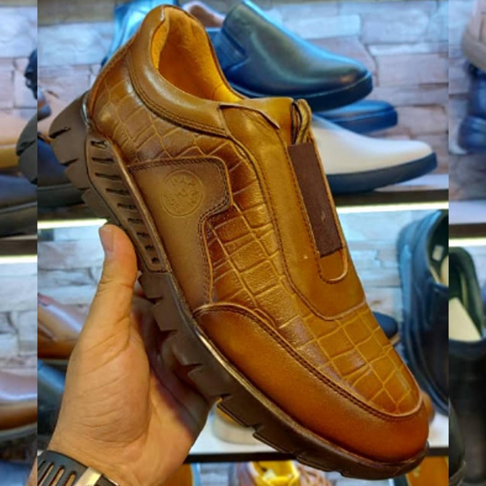 کفش چرم طبیعی مردانه اسپرت مدل دارا کشی عسلی dara