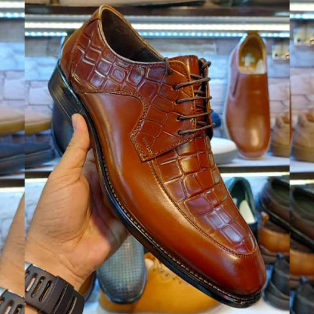 کفش چرم طبیعی مردانه مجلسی مدل رامبد عسلی rambod