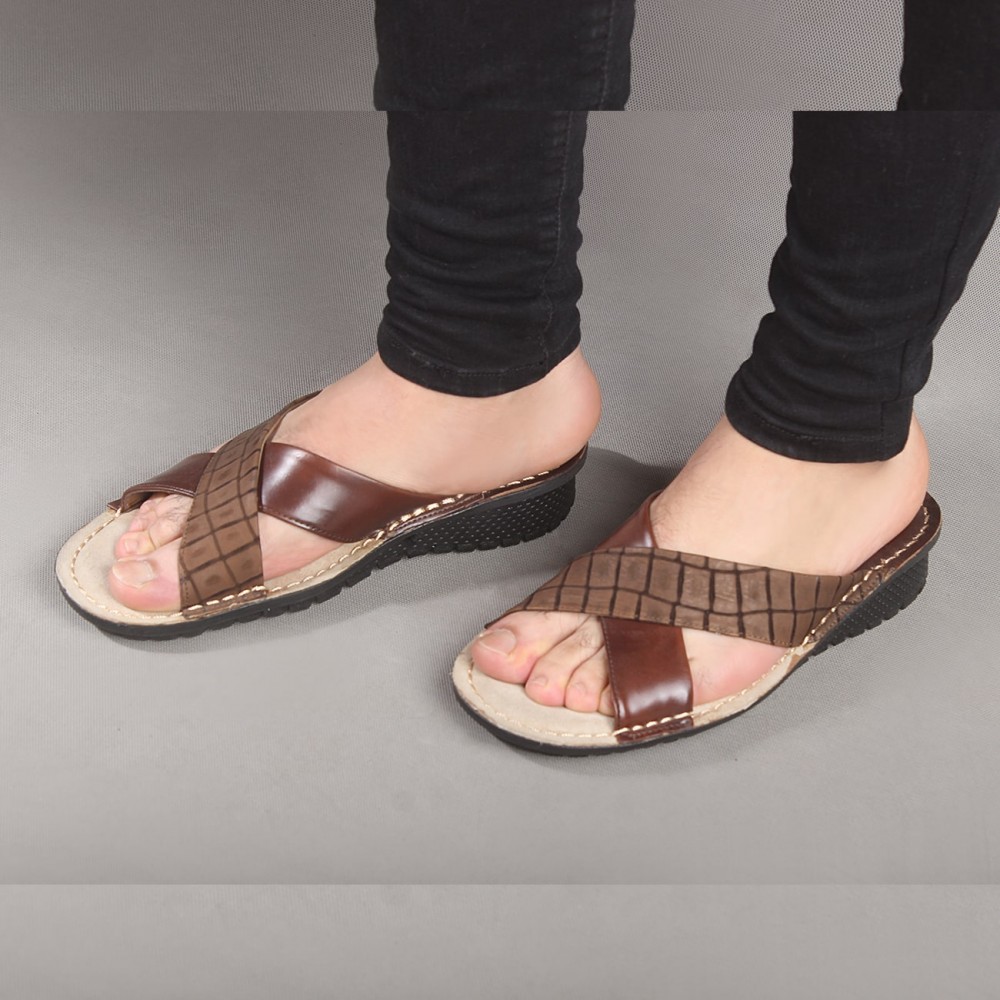 صندل چرم طبیعی مردانه مدل نیکو قهوه‌ای niko