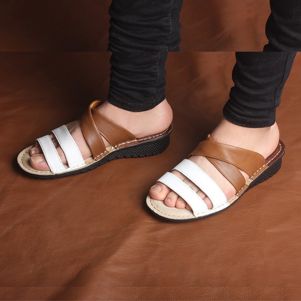 صندل چرم طبیعی مردانه مدل نیوتیش عسلی سفید niutish