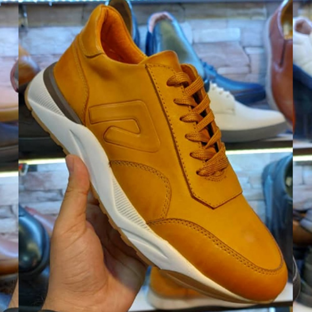 کفش چرم طبیعی مردانه اسپرت مدل باتیس عسلی batis