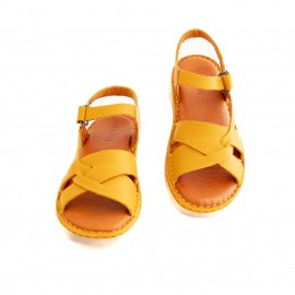 کفش طبی چرم طبیعی زنانه تابستانی مدل کلارک دوزی پونه زرد pooneh