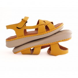 کفش طبی چرم طبیعی زنانه تابستانی مدل کلارک دوزی پونه زرد pooneh