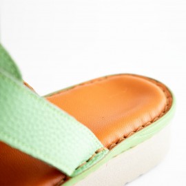 صندل طبی چرم طبیعی زنانه مدل کمند سبز روشن kamand