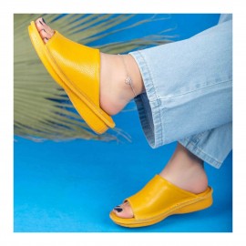 صندل طبی چرم طبیعی زنانه کد 223 زرد
