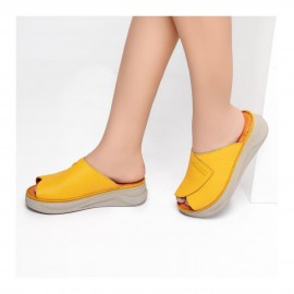 دمپایی و صندل طبی زنانه چرم طبیعی مدل ملورین زرد Melorin| دست‌دوز، زیره ترک، تولید تبریز