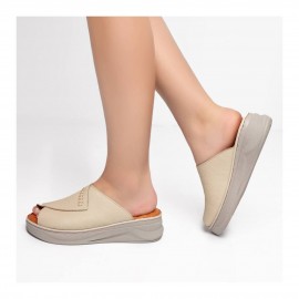 دمپایی و صندل طبی زنانه چرم طبیعی مدل ملورین کرمی Melorin| دست‌دوز، زیره ترک، تولید تبریز