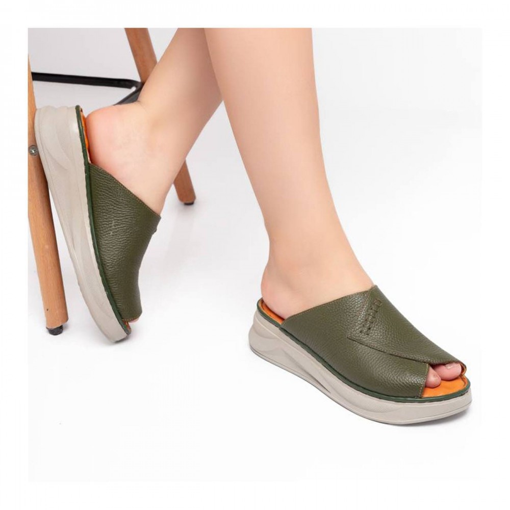 دمپایی و صندل طبی زنانه چرم طبیعی مدل ملورین زیتونی Melorin| دست‌دوز، زیره ترک، تولید تبریز