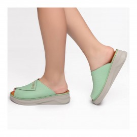 دمپایی و صندل طبی زنانه چرم طبیعی مدل ملورین سبز روشن Melorin| دست‌دوز، زیره ترک، تولید تبریز