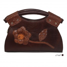 کیف چرم طبیعی زنانه دوشی و دستی گلدار قهوه‌ای