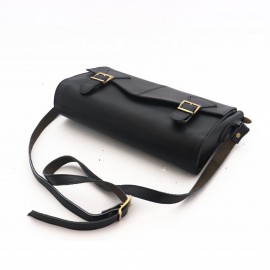 کیف چرم طبیعی زنانه دوشی سگکی مشکی