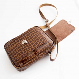 کیف چرم طبیعی اسپورت دوشی مدل اس20 قهوه ای s20 طرح کرکودیلی
